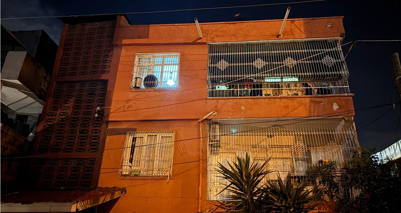 Adana’da 3 katlı binada patlama: 2 ağır yaralı