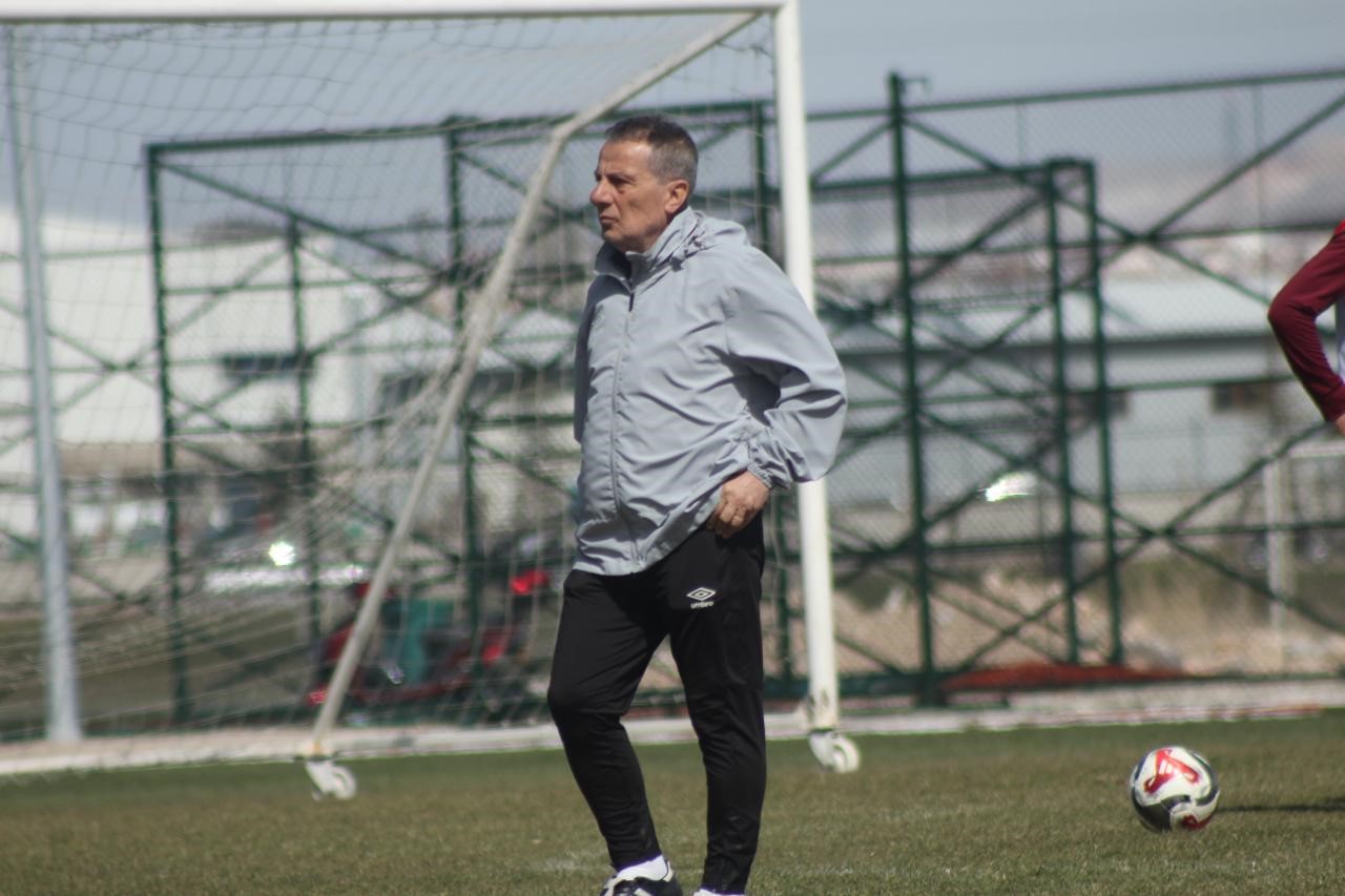 Niğde Belediyespor, Teknik Direktör Adnan Şentürk ile yollarını ayırdı