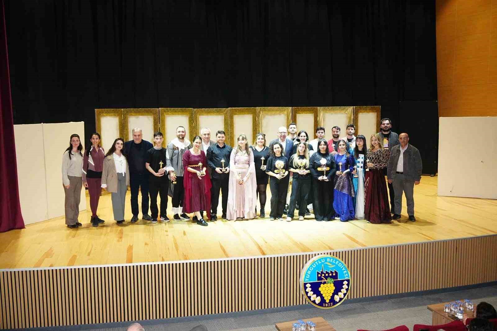 Turgutlu’da tiyatroya ve çocuk festivaline yoğun ilgi