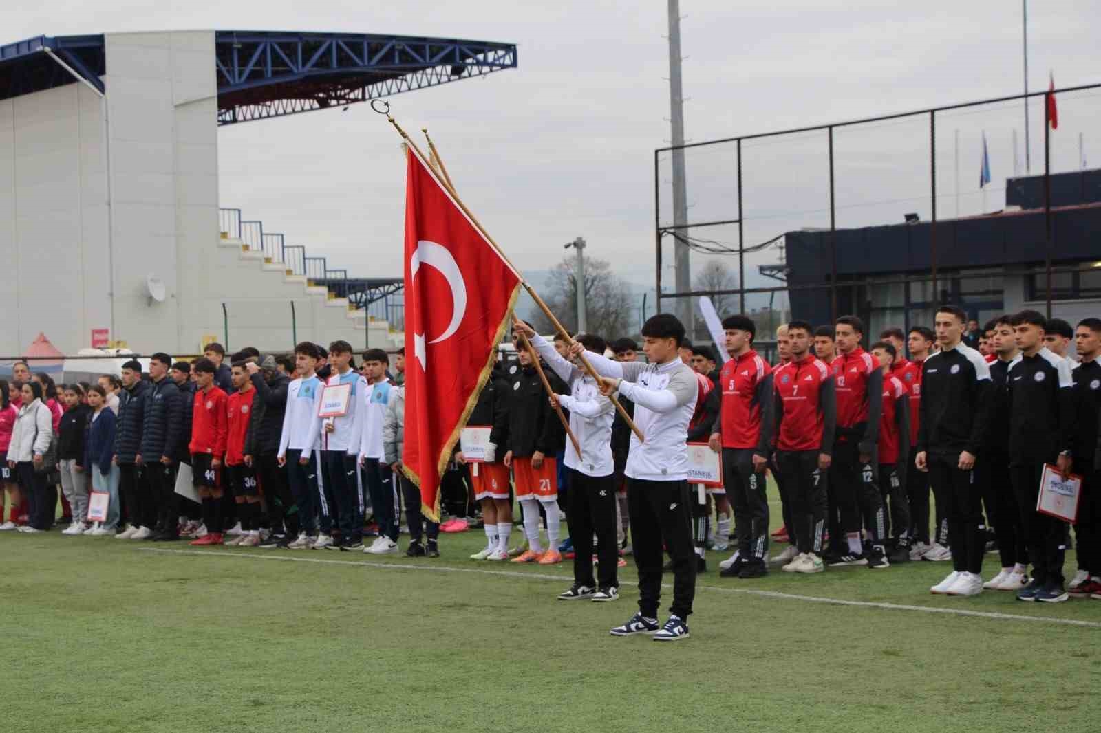 Futbol gurup müsabakaları Düzce’de başladı