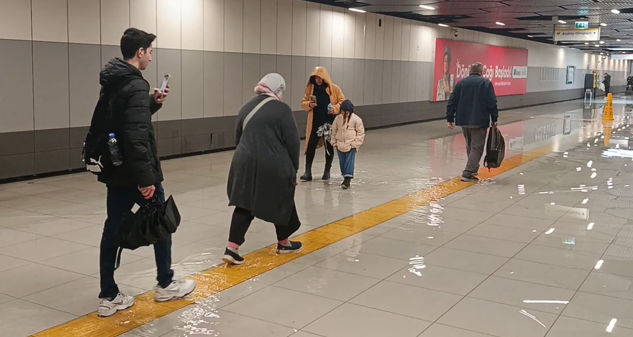 Yenibosna Metro durağını su bastı