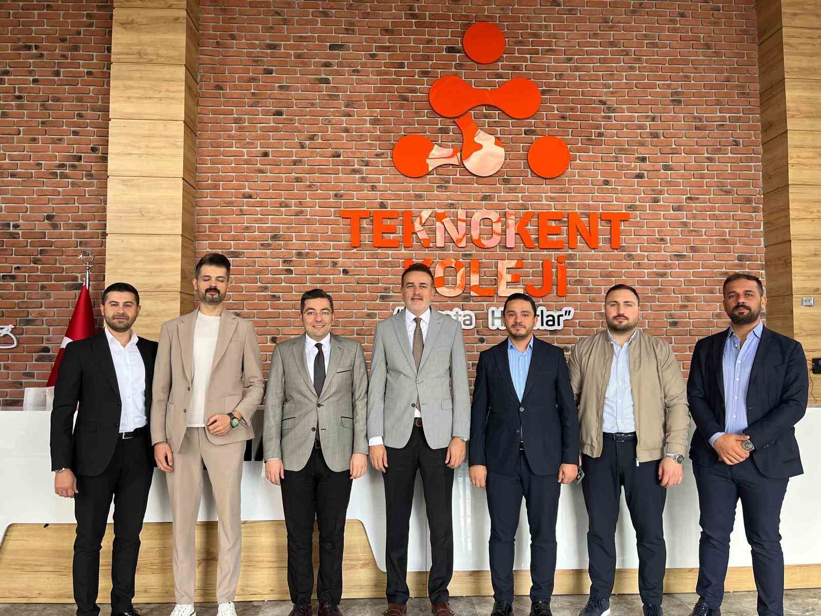 Sivas Teknokent Koleji’nde kariyer programları sürüyor