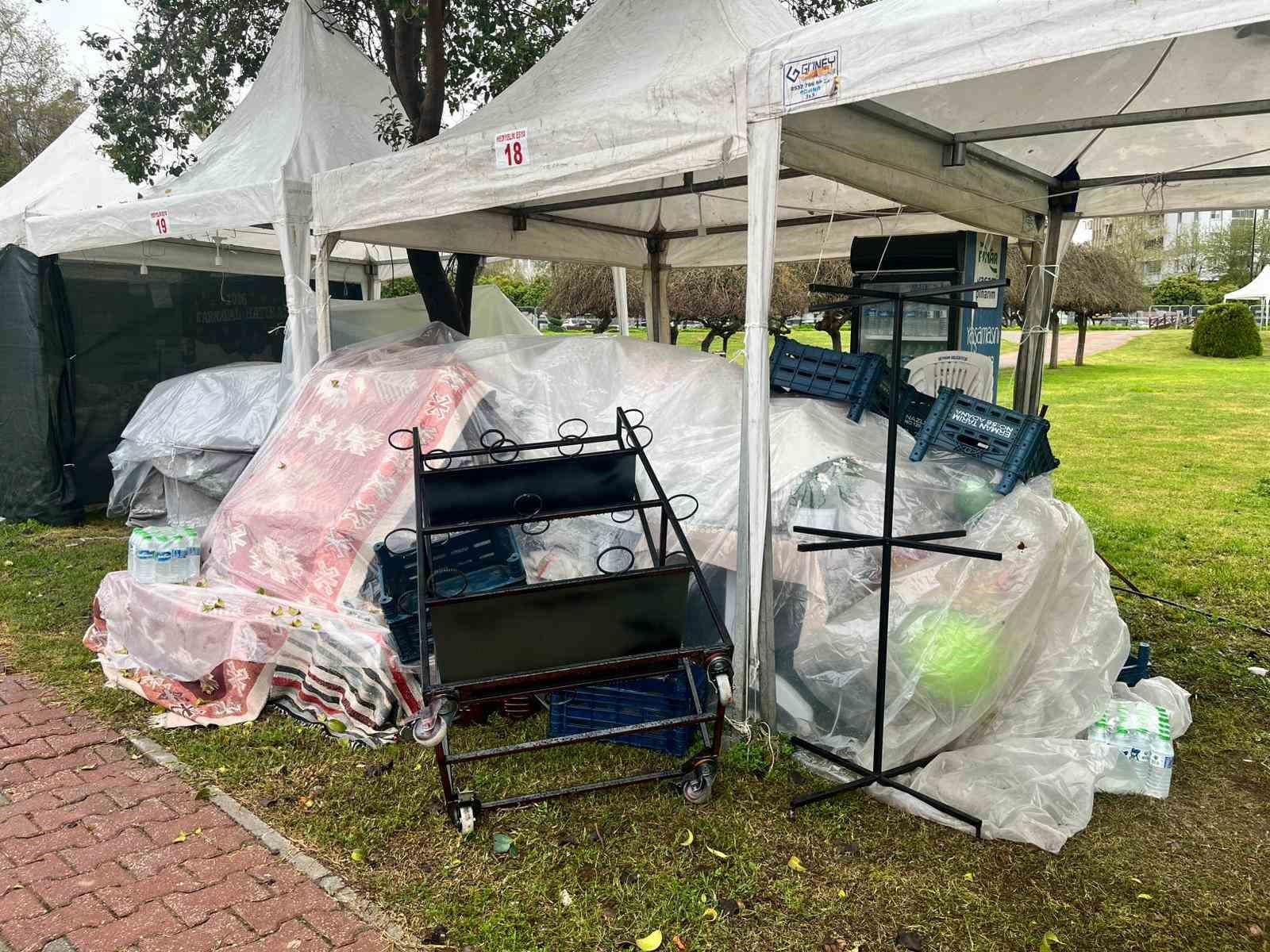 Portakal Çiçeği Karnavalı’na yağmur engeli