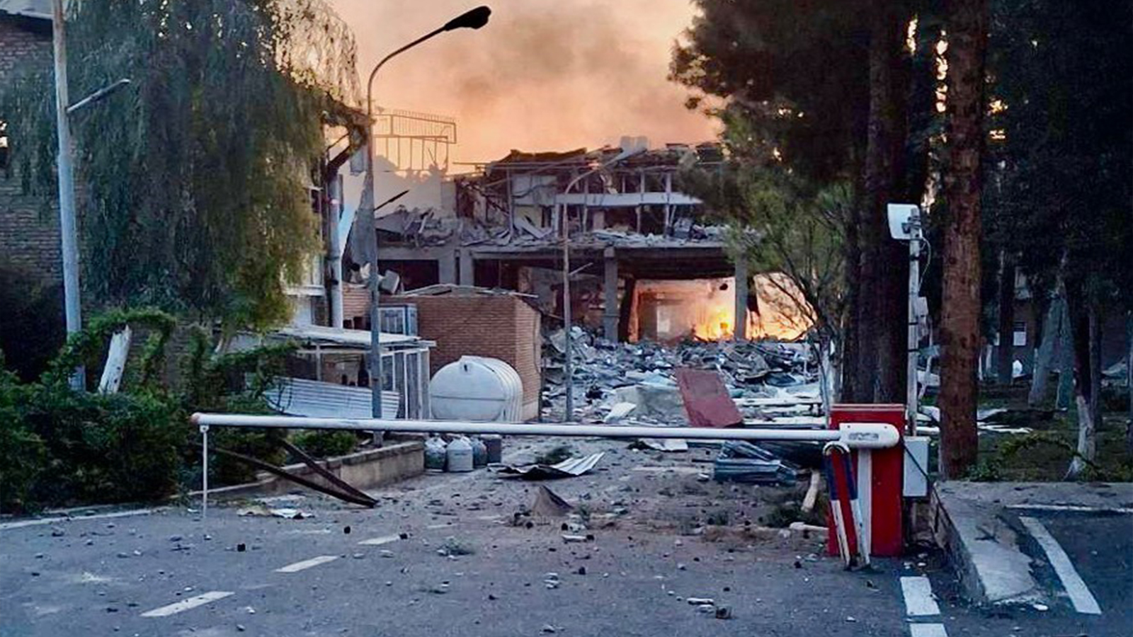 İran'ın 100 yıllık araştırma merkezi vuruldu