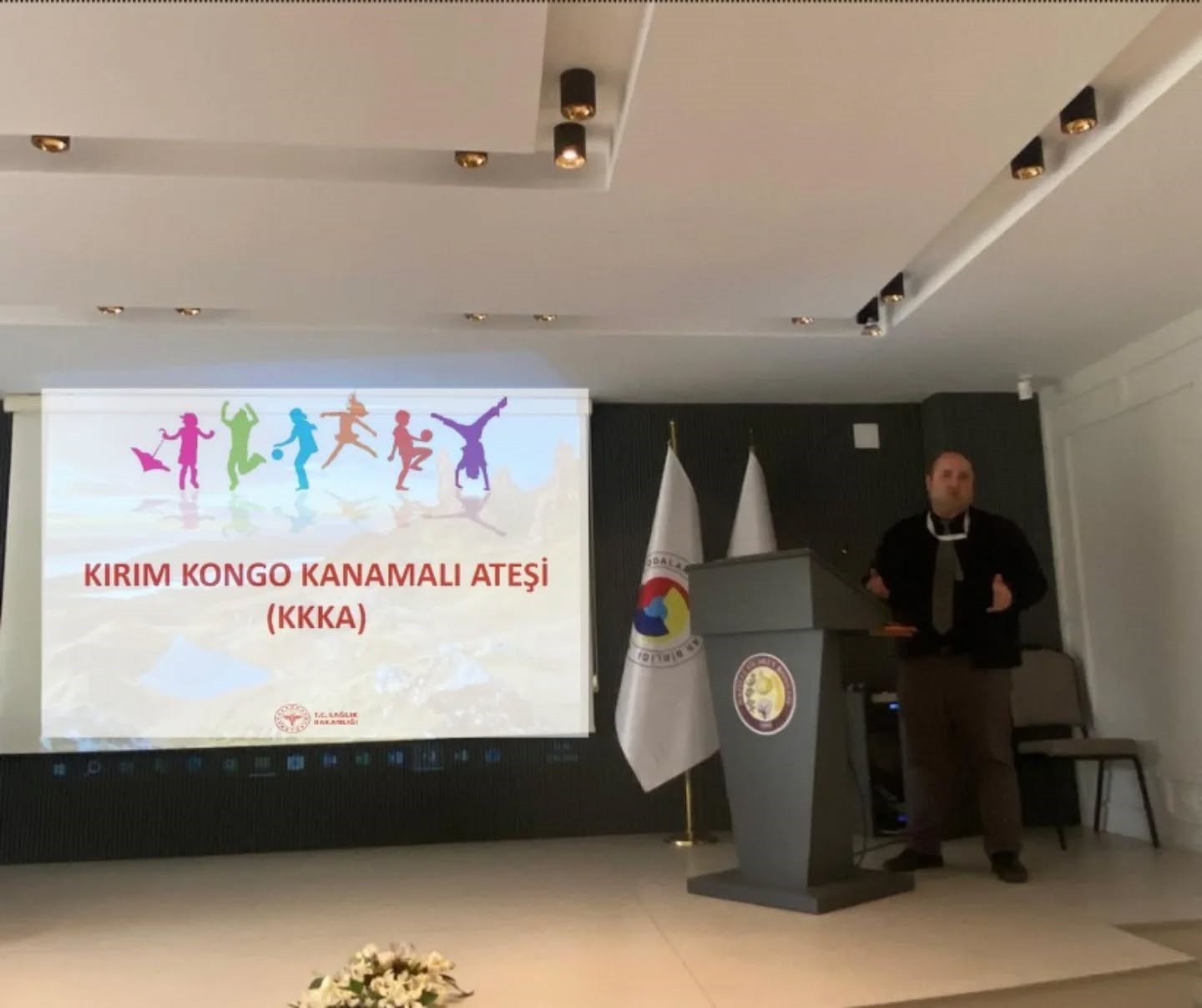 Nazilli’de muhtarlar sigara ve kene kaynaklı hastalıklara karşı uyarı