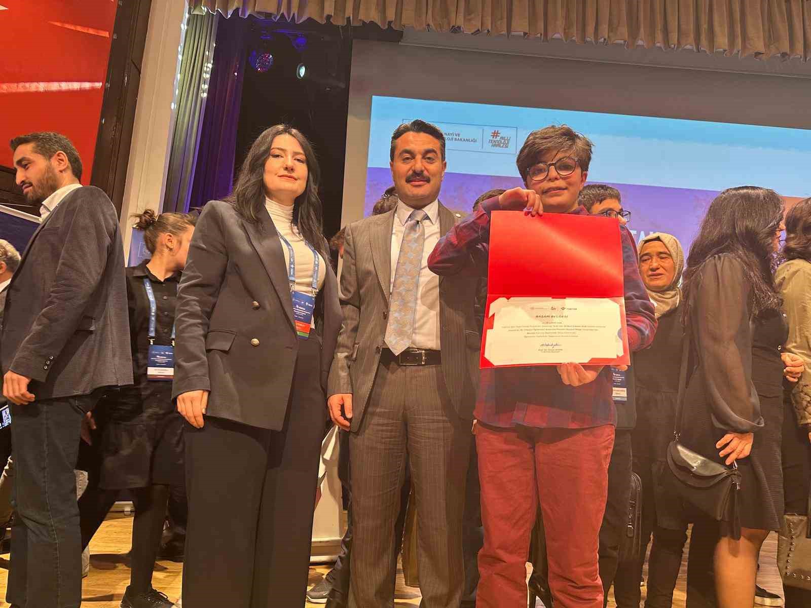 CÜ Vakfı Okulları öğrencisi bölge 3’üncüsü oldu