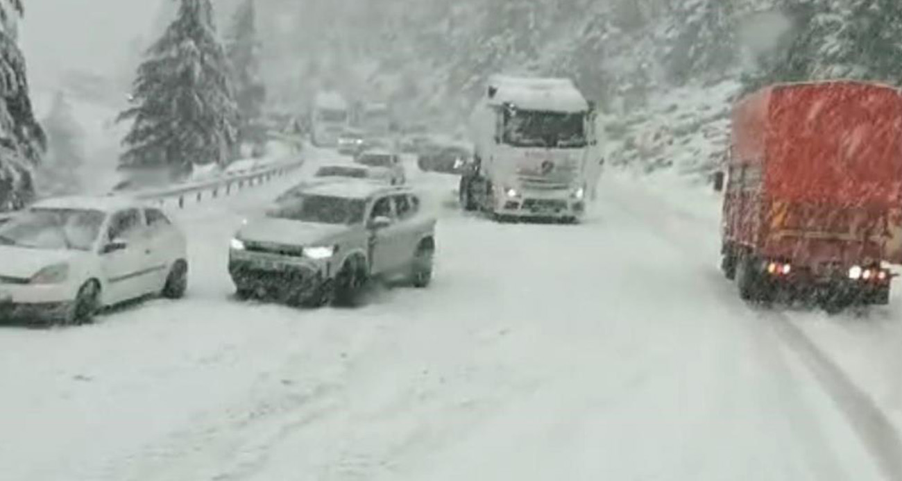 Alacabel’de nisan ayında kar sürprizi, sürücüler zor anlar yaşadı