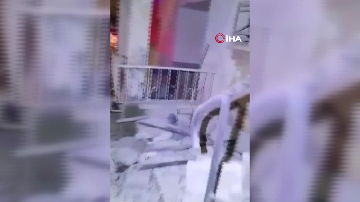İran’ın İsrail’e gerçekleştirdiği son füze saldırıları, bir binada kısmi yıkıma yol açtı