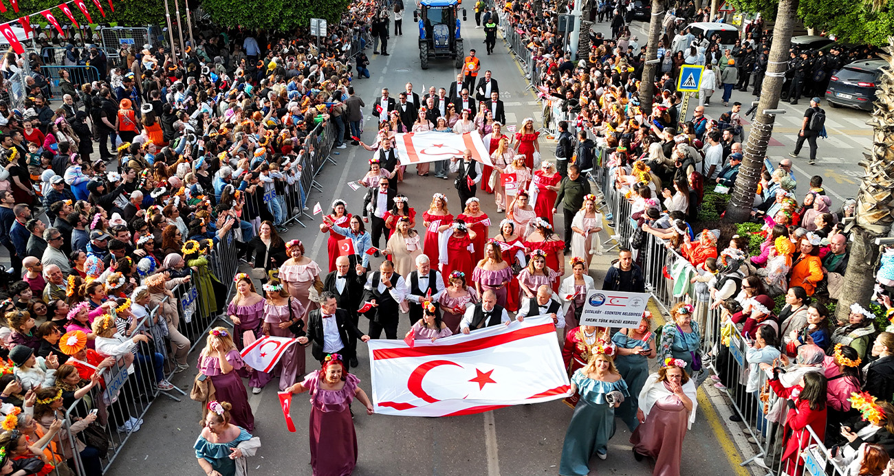 Portakal Çiçeği Karnavalı’nda renkli kortej