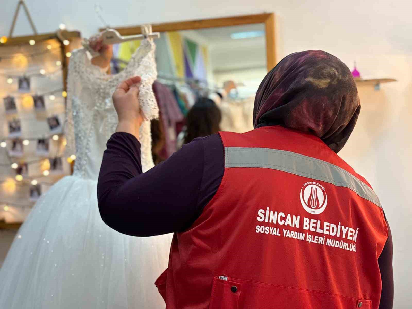 Sincan Belediyesi’nden ihtiyaç sahibi çiftlere gelinlik desteği