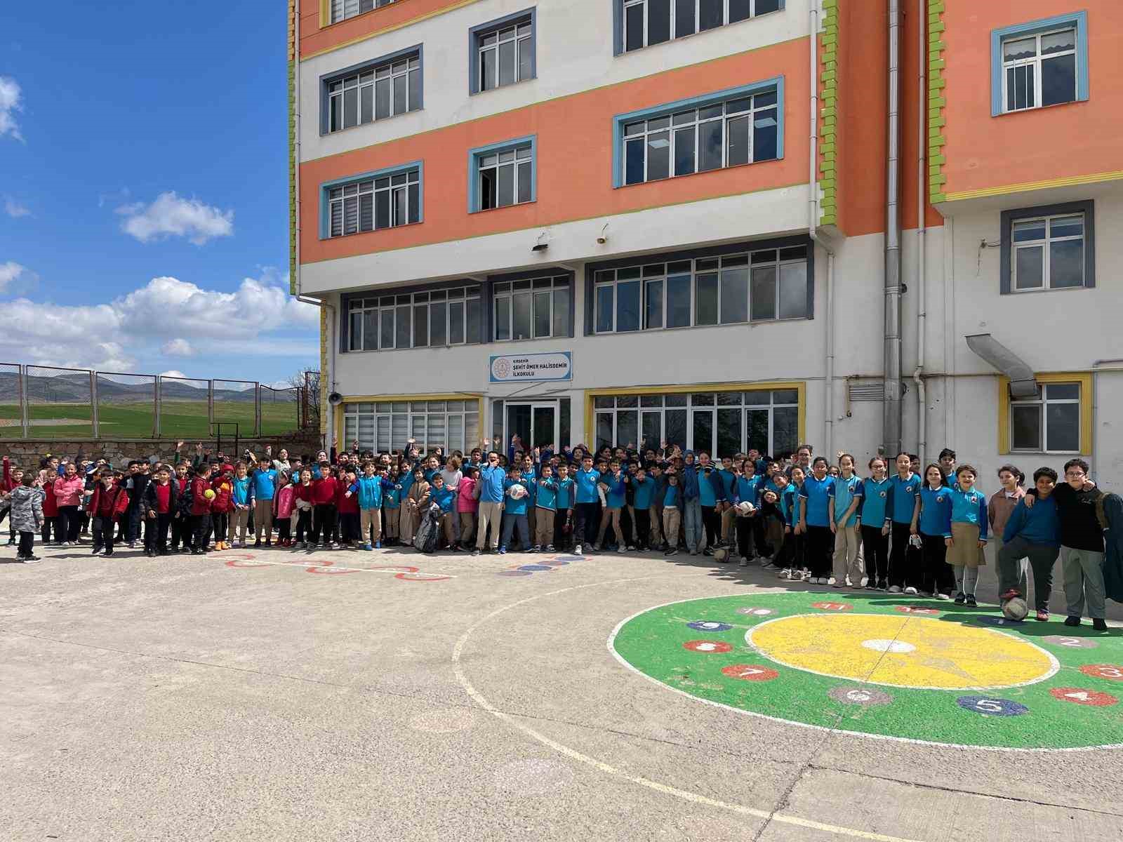 Kırşehir’de öğrenciler Gazze için bağışta bulundu