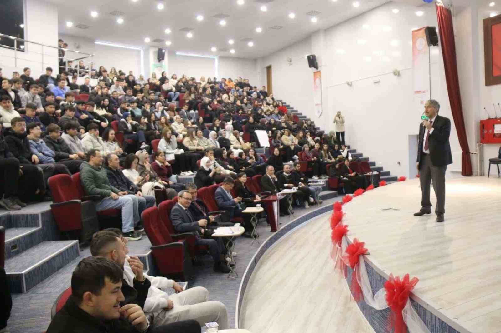 Kütahya’da öğrencilere girişimcilik eğitimi