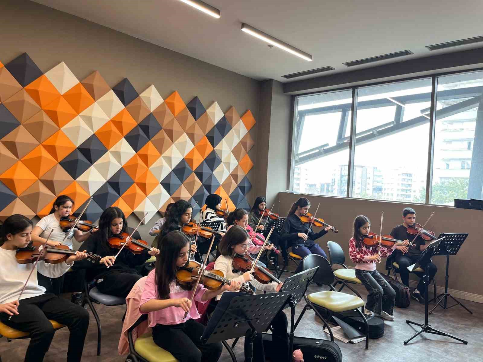 Şehitkamil Sanat Akademisi’nde eğitimler başladı