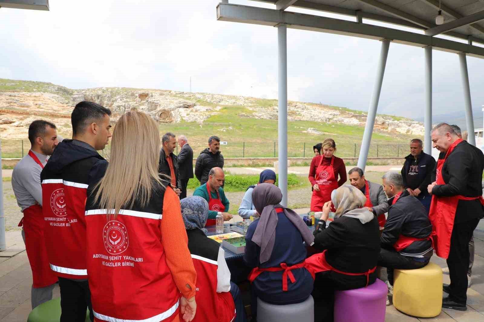 Şehit yakınları ve gaziler, Perre Antik Kenti’nde ebru sanatıyla buluştu