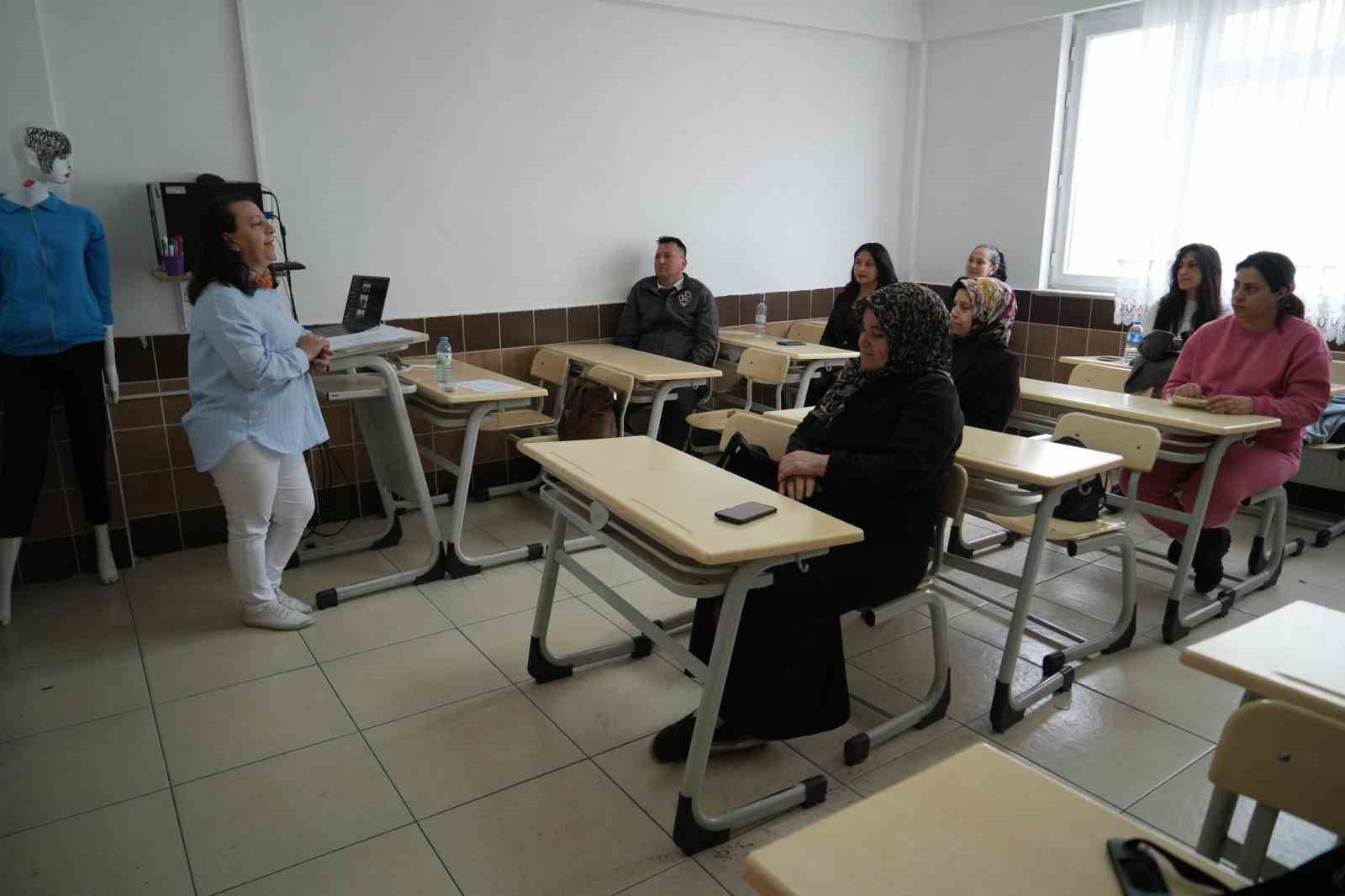 Niğde’de hasta ve yaşlı bakımı kursu istihdama kapı açıyor