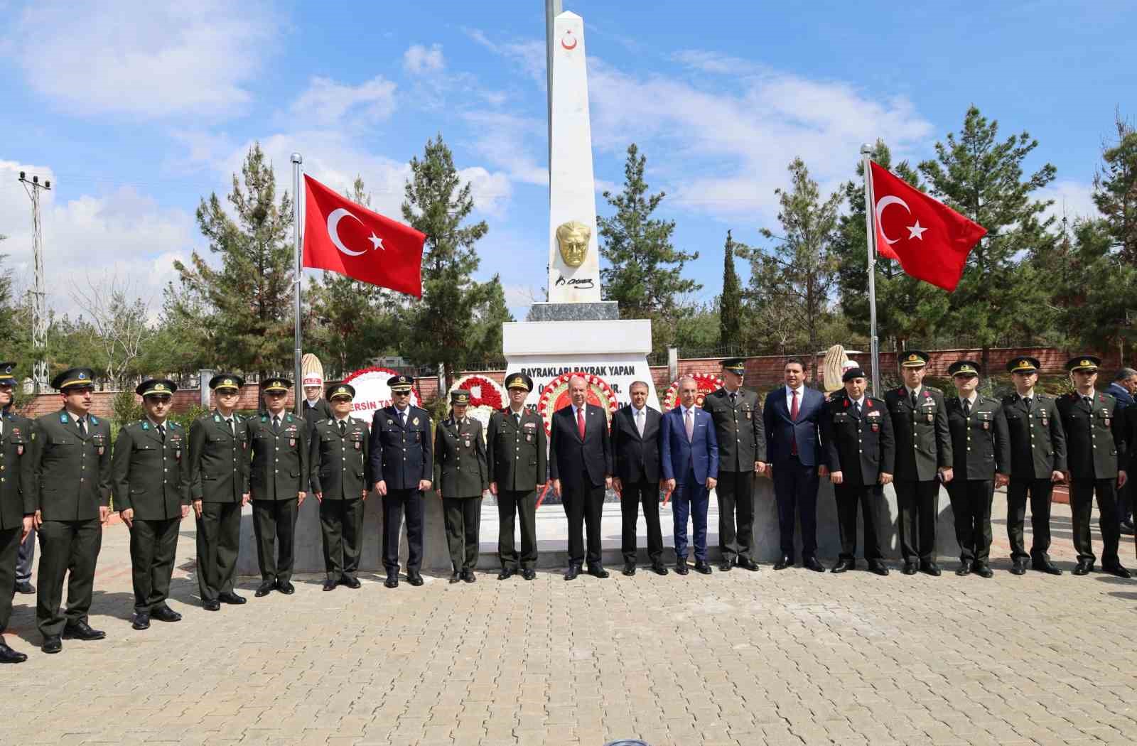 Eski KKTC Cumhurbaşkanı Tatar, Şanlıurfa’nın kurtuluşunun 106. yıl dönümü törenine katıldı