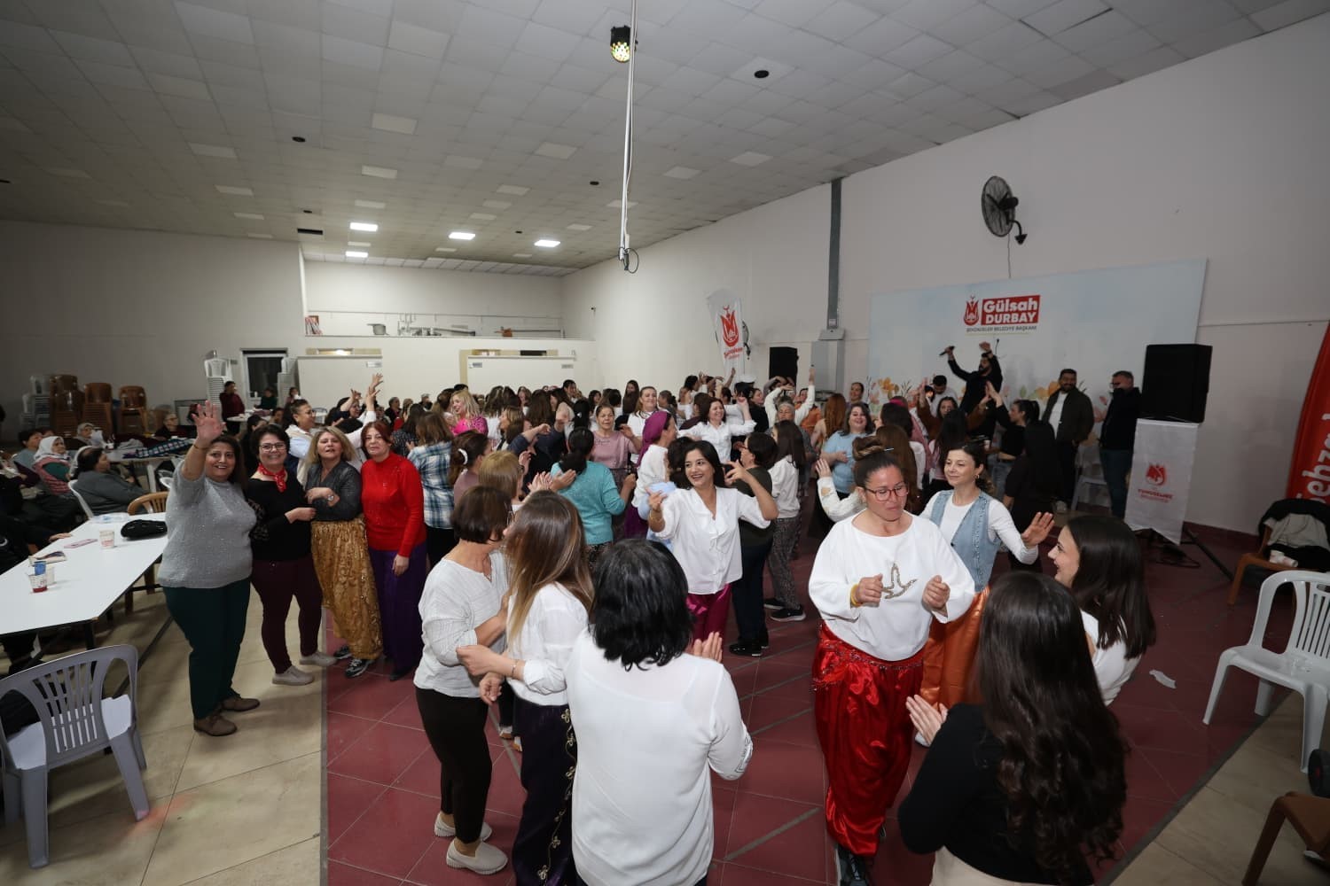 Yeniköy’de şalvar gecesine büyük ilgi