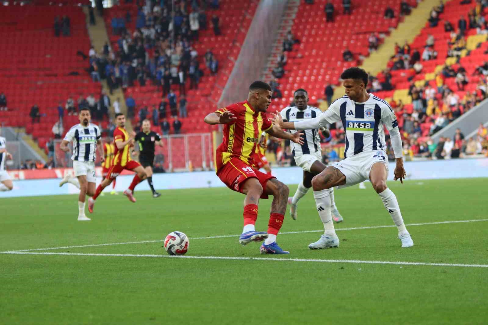 Trendyol Süper Lig: Göztepe: 3 - Kasımpaşa: 3 (Maç sonucu)