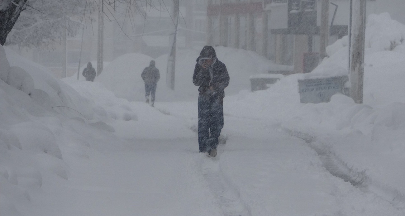 Bitlis’te 111 köy yolu ulaşıma kapandı