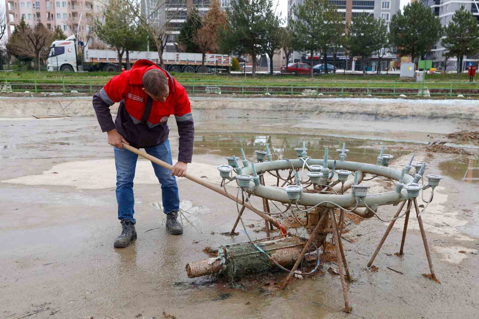 Uşak’ta parklar yaza hazırlanıyor