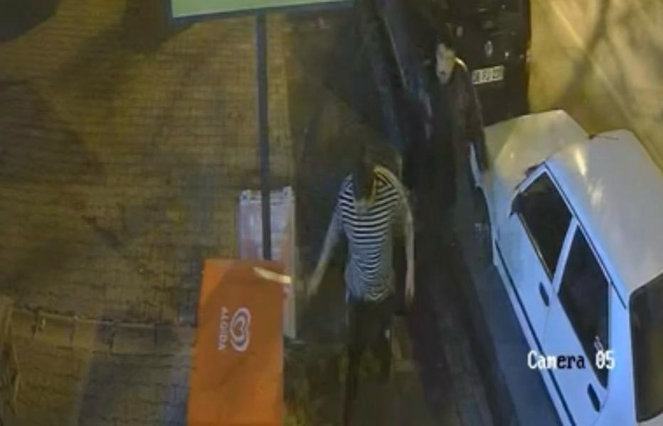 Kayseri’de 2 kişinin yaralandığı bıçaklı kavga kamerada