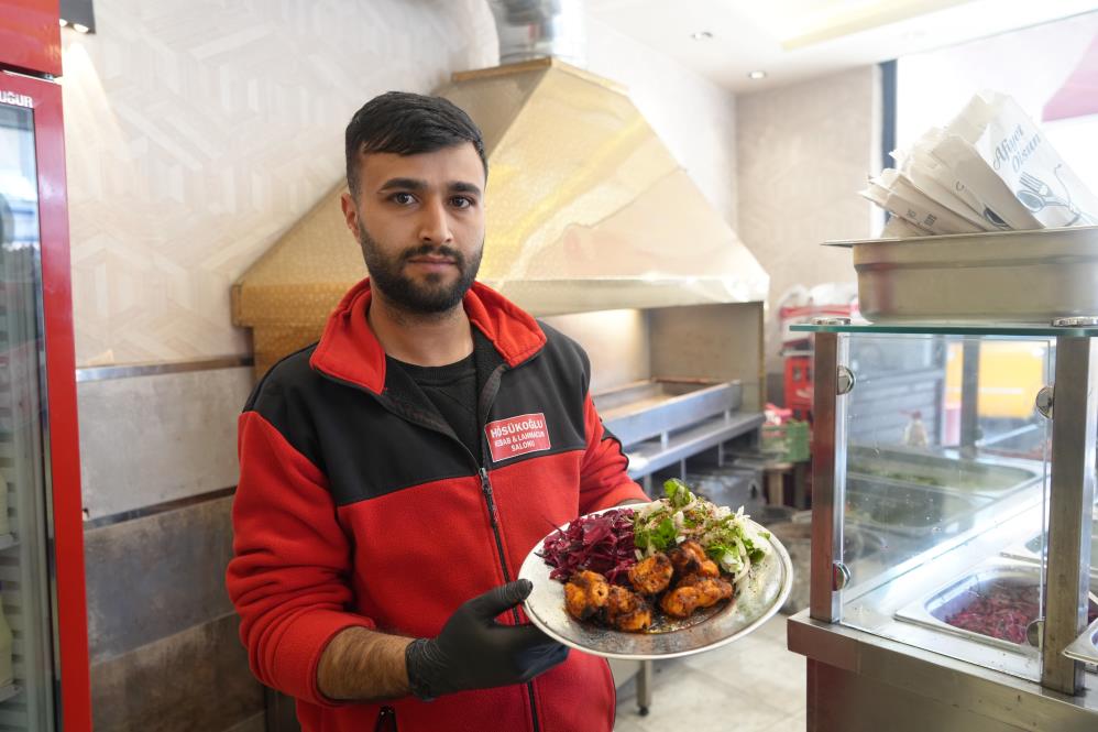 LGS çıkışı verdiği röportajla gündem olmuştu: Yıllar sonra kebap ustası olarak ortaya çıktı