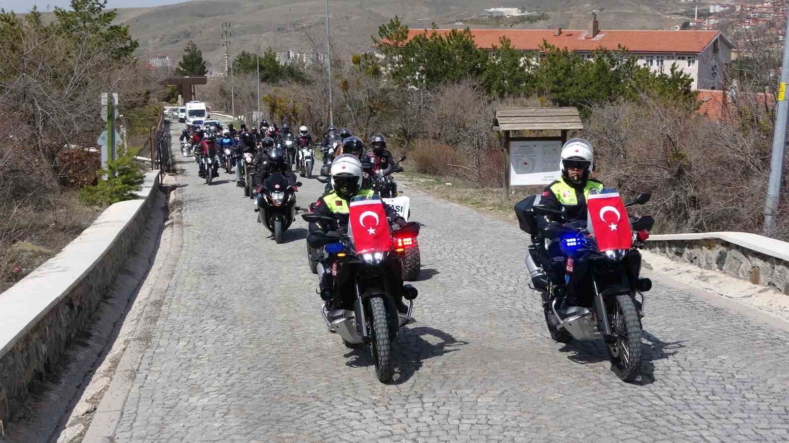 Motosiklet tutkunları Çamlık Milli Parkı’nda buluştu