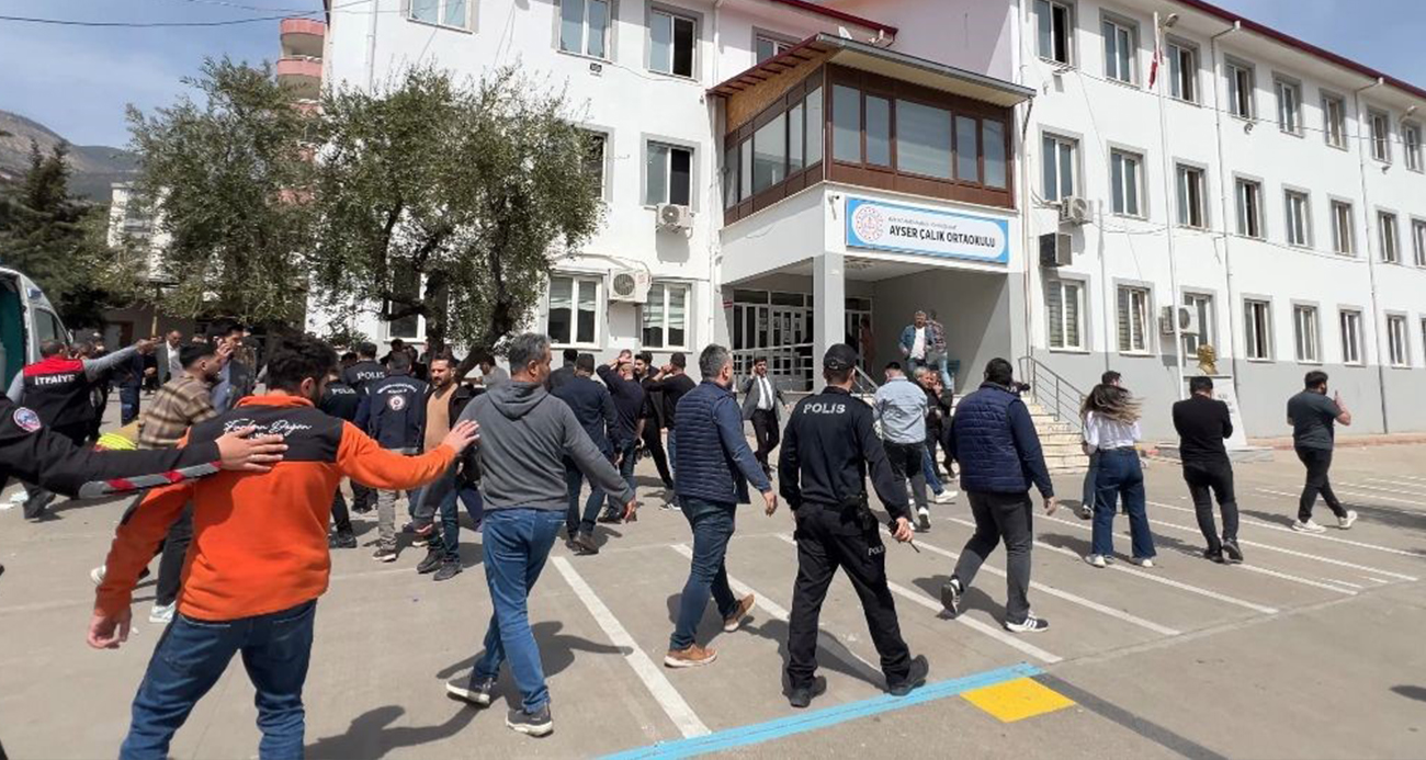 Okul saldırısında ölenler son yolculuğuna uğurlandı