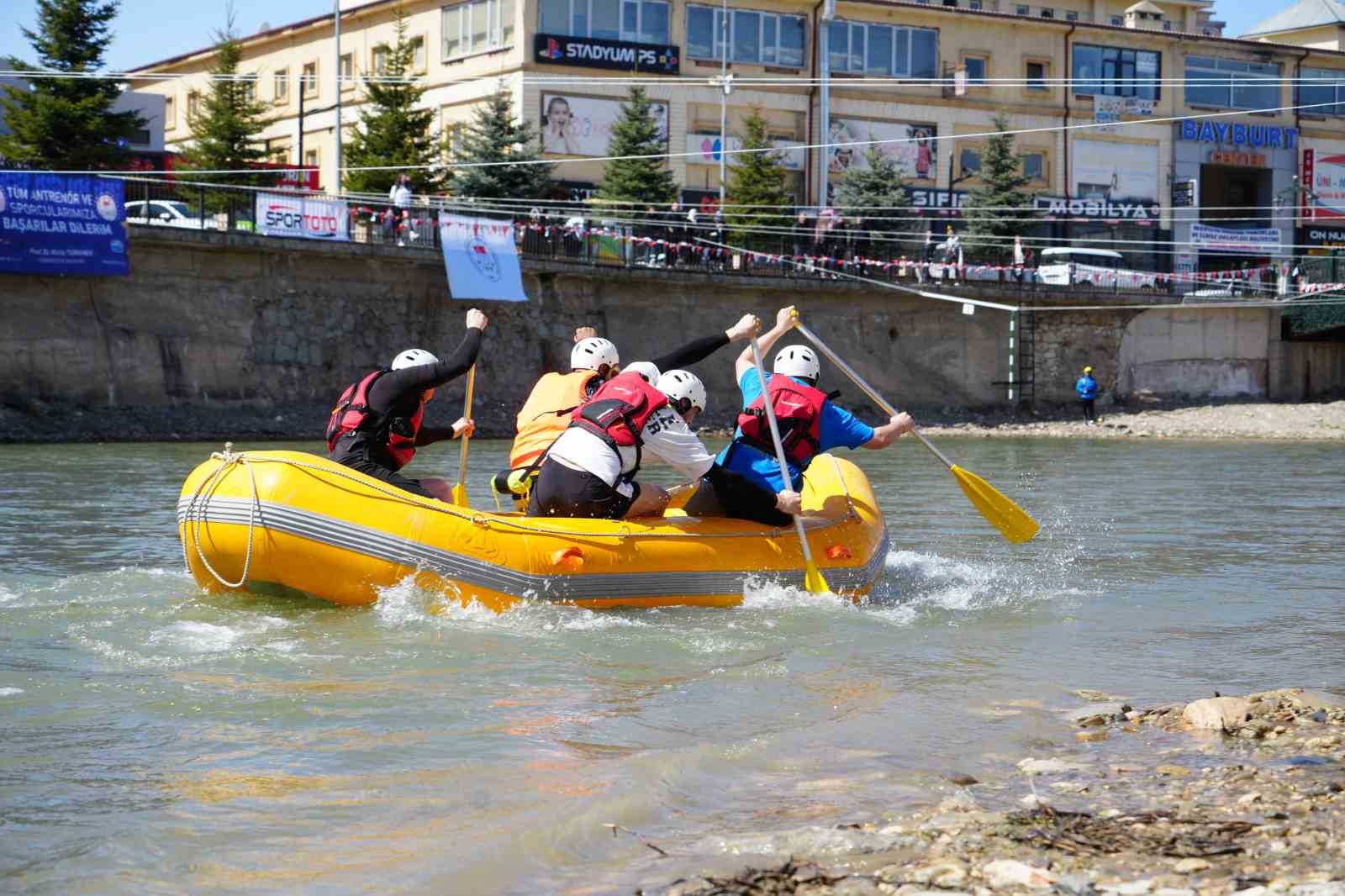 Bayburt’ta ’Üniversiteler Arası Rafting Türkiye Şampiyonası’ başladı