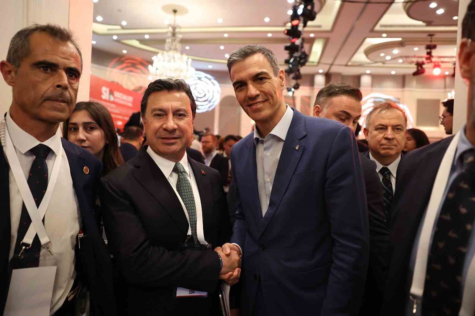 Başkan Aras, Demokrasi zirvesi için Barselona’da