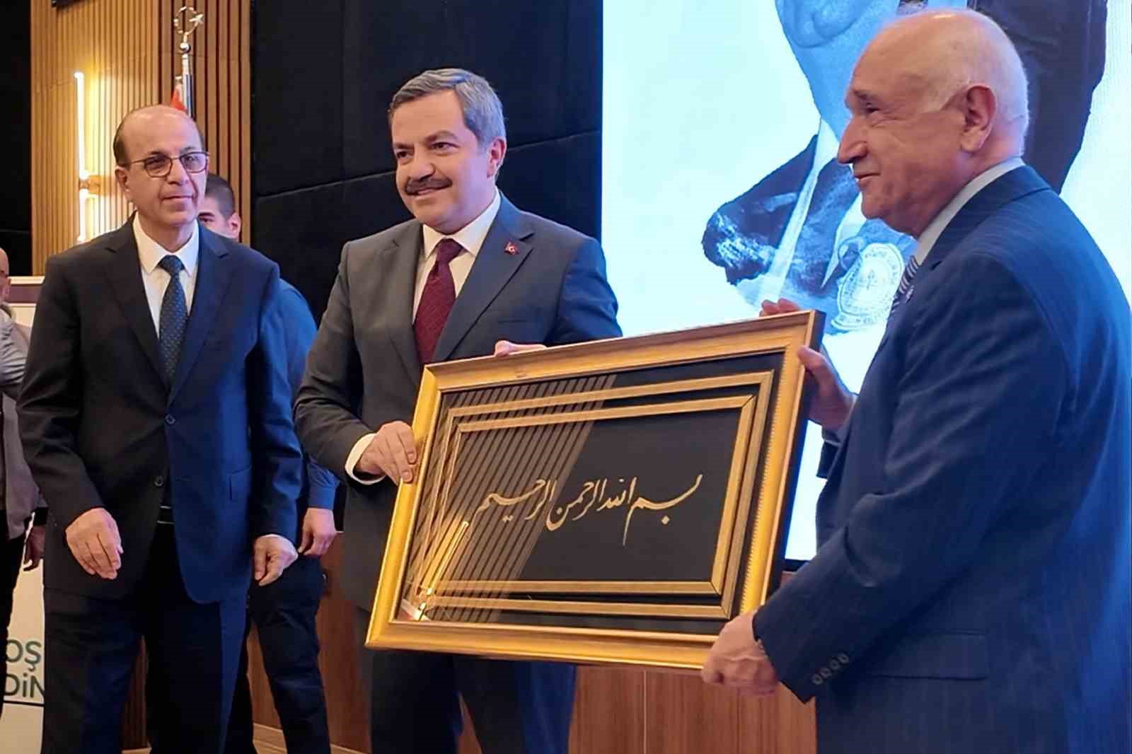 Turgut Özal, vefatının 33’üncü yılında MTÜ’de anıldı