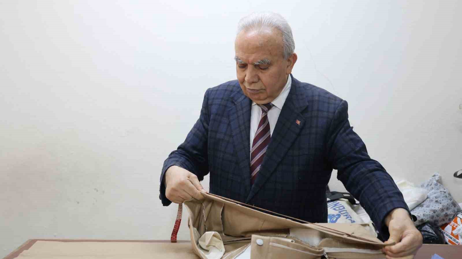 Terziliğe başladığı dükkanda emekli oldu