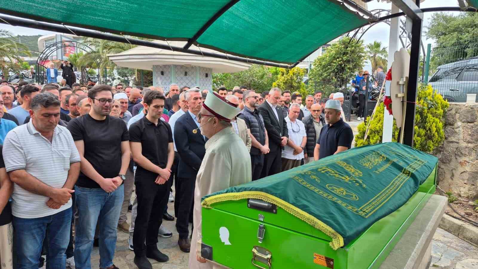 motosikletin-carpmasi-sonucu-hayatini-kaybeden-imam-son-yolculuguna-ugurlandi