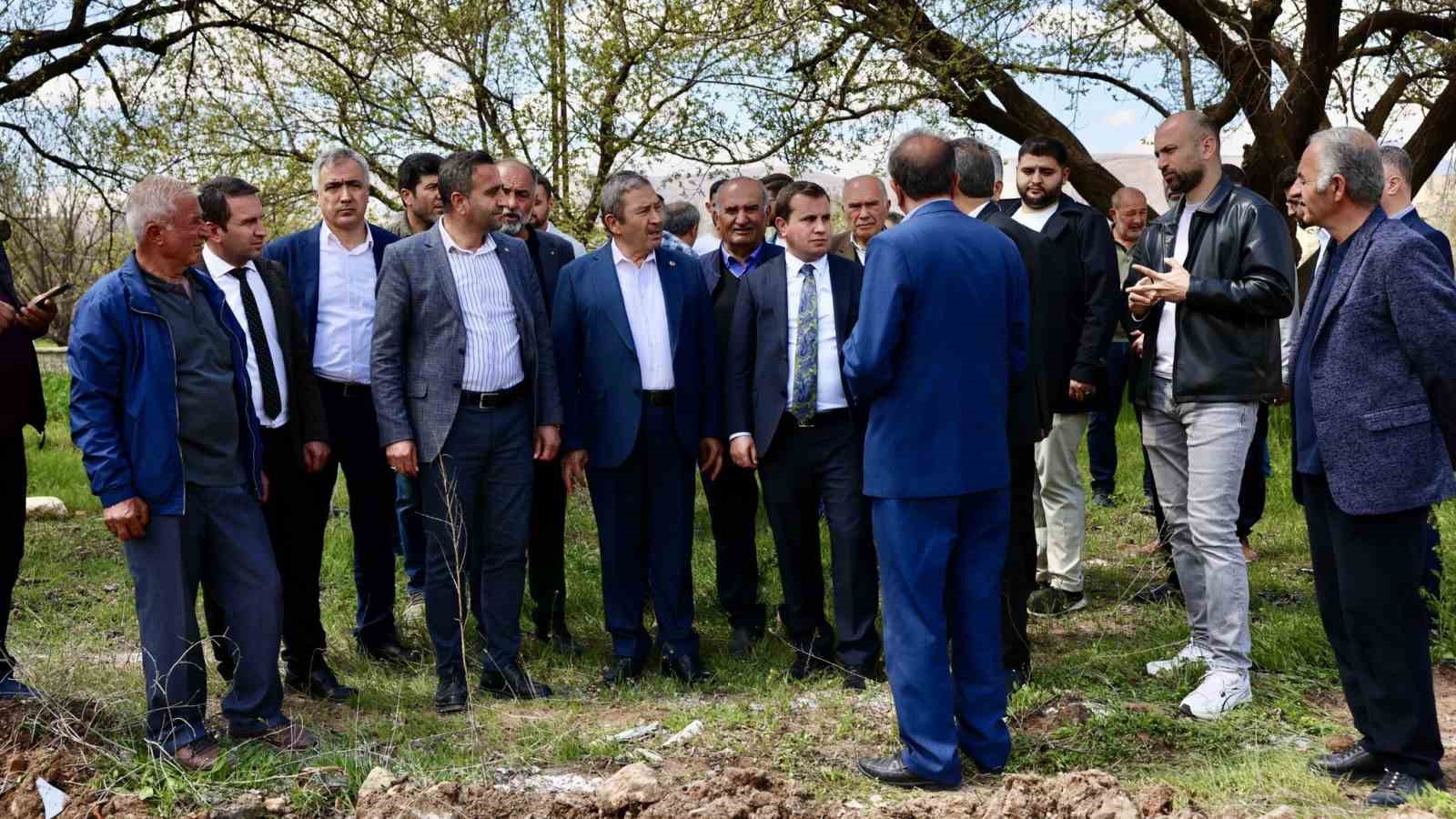 Esenbey’de 45 mahalleye hizmet verecek sağlık ocağında ilk kazma vuruldu