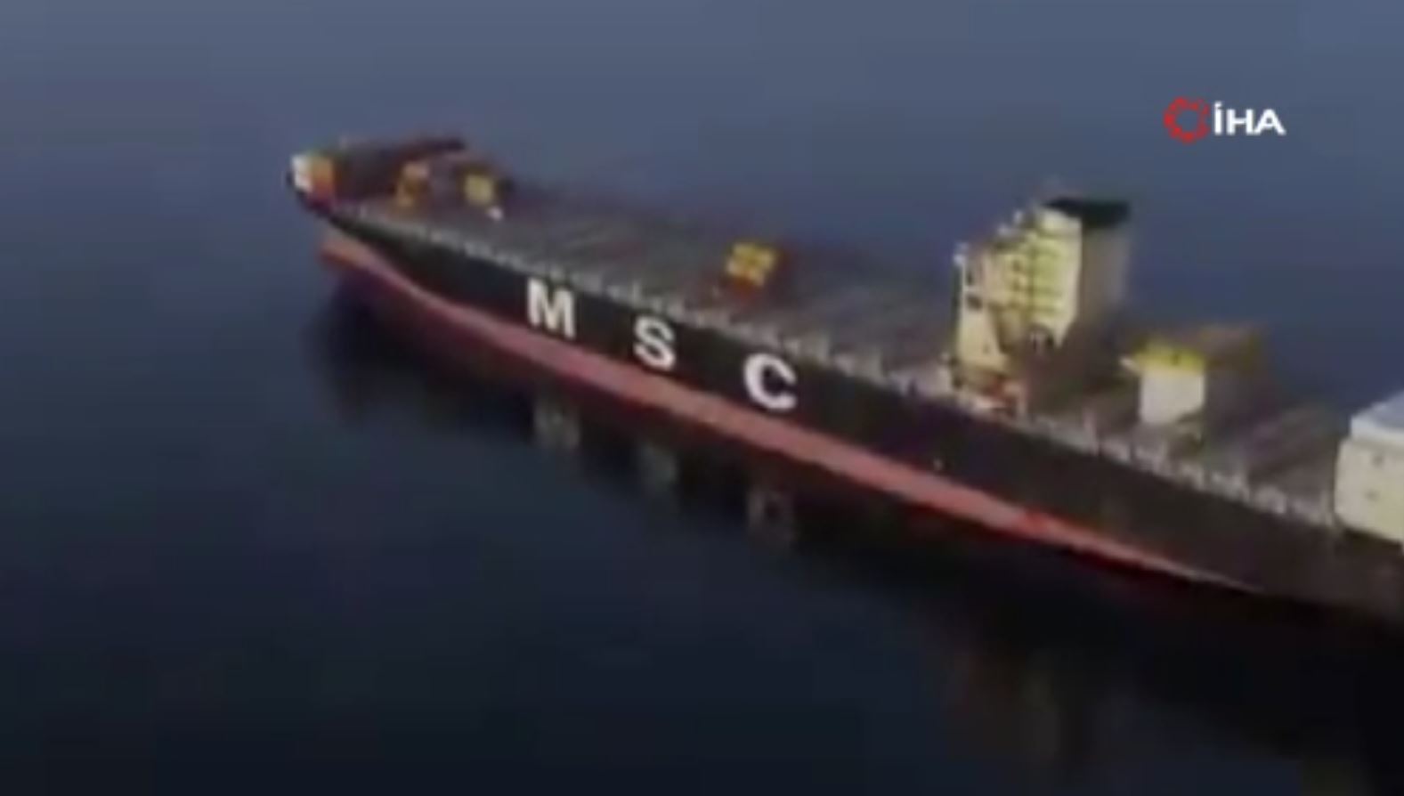 İran, Hürmüz Boğazı’nda 2 gemiye el koyduğu operasyonun görüntülerini yayınladı