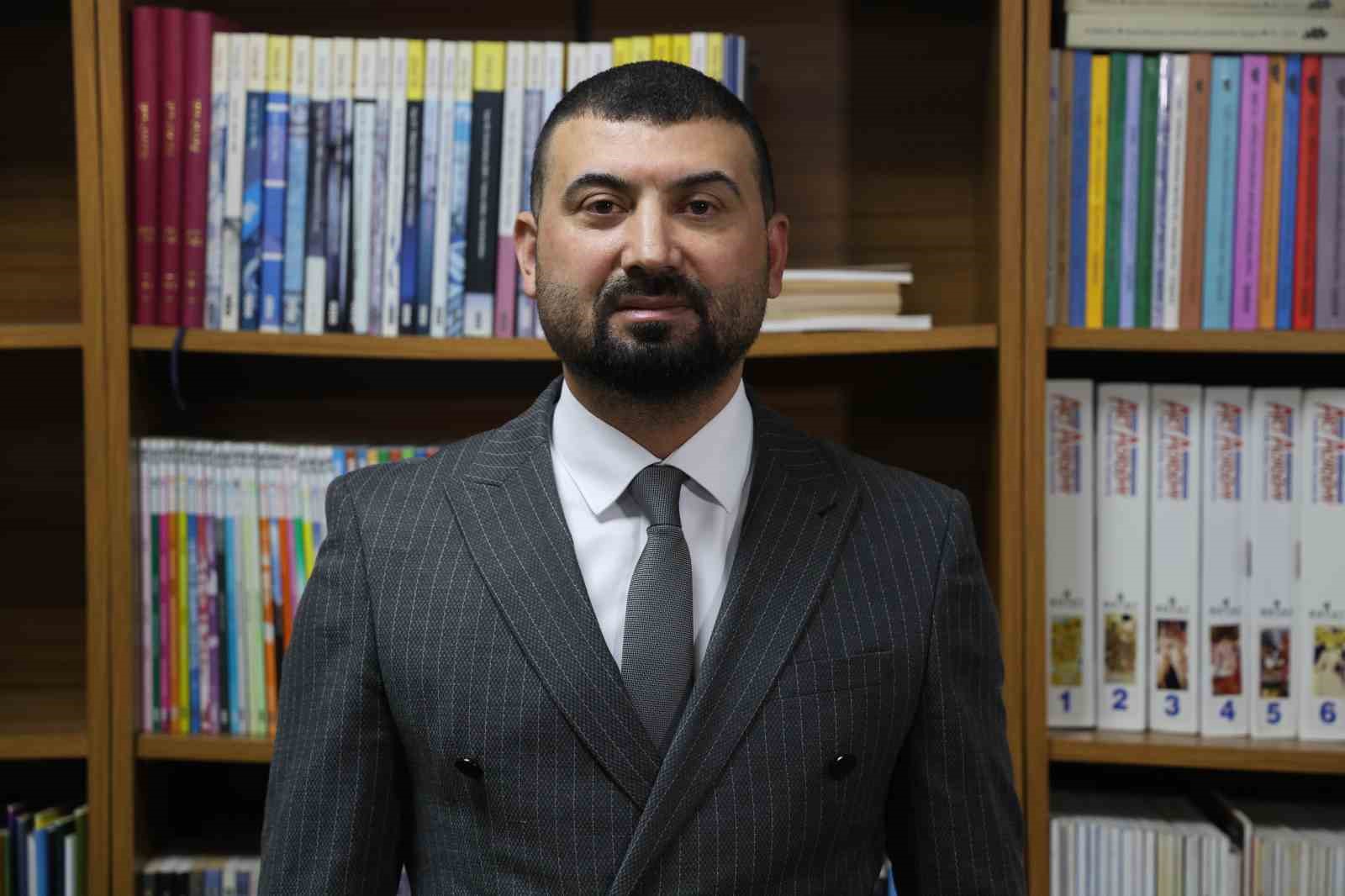 Doç. Dr. Berat Akıncı: 