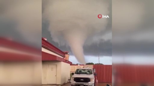 ABD'de hortum: Vance Hava Kuvvetleri üssü de zarar gördü