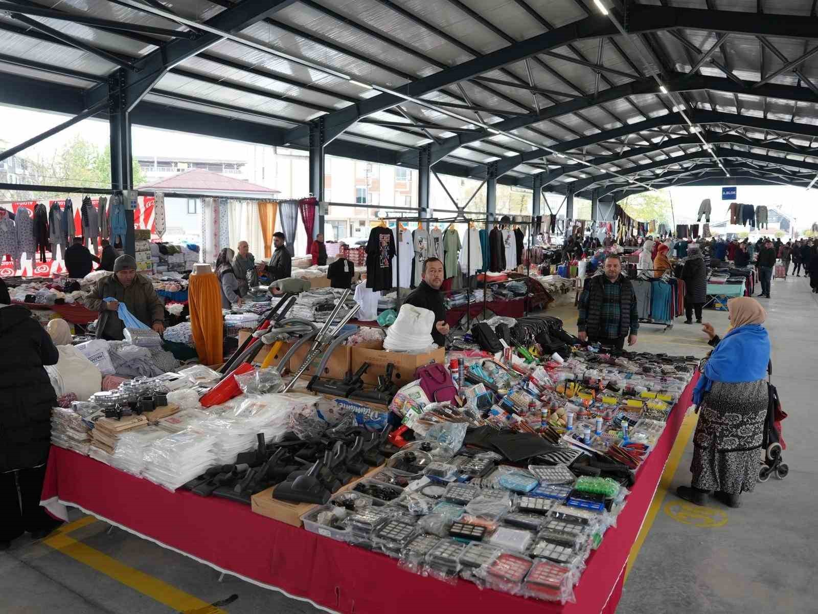 Düzce Belediyesi 3. kapalı pazaryerini hizmete açtı