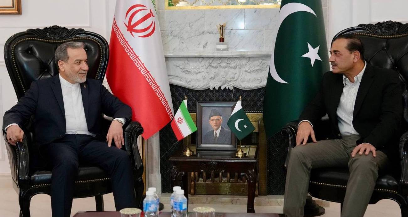 Arakçi, Pakistan Genelkurmay Başkanı Munir ile görüştü