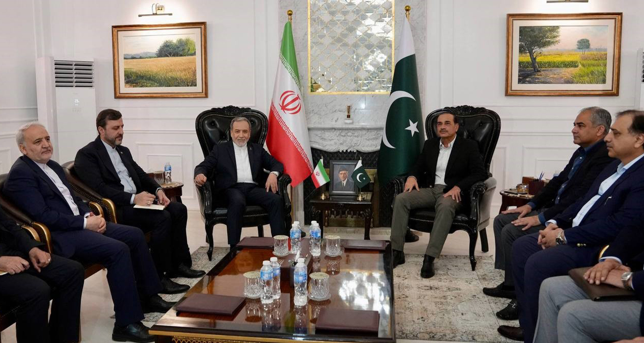 İranlı heyet Pakistan’dan ayrıldı