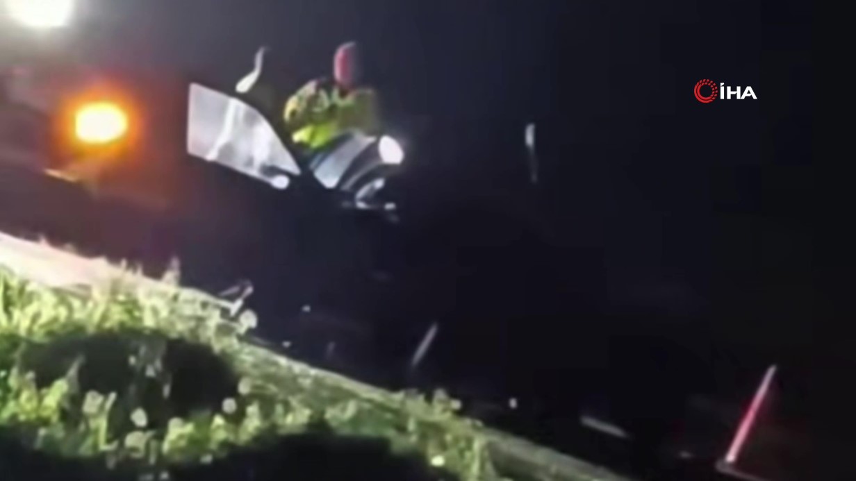 Feci kaza baba ve 2 oğlunu hayattan kopardı