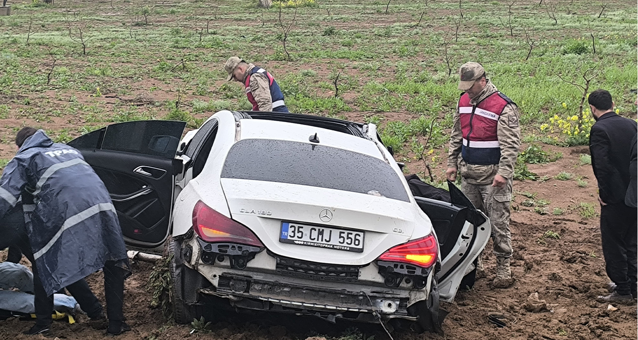 Siirt’te otomobil ile kamyonet çarpıştı: 2 ölü, 3 ağır yaralı