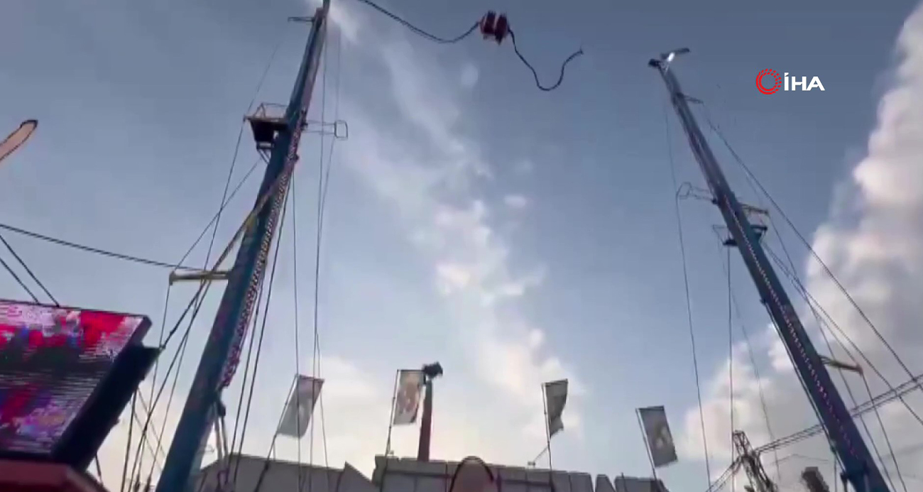 İspanya'da lunaparkta dev sapan olarak bilinen oyuncağın halatı koptu: 4 yaralı