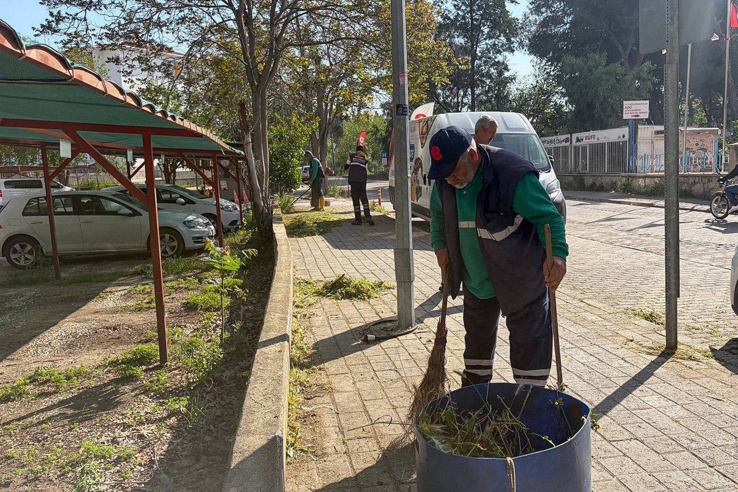 Efeler’in her noktasında çalışmalar sürüyor