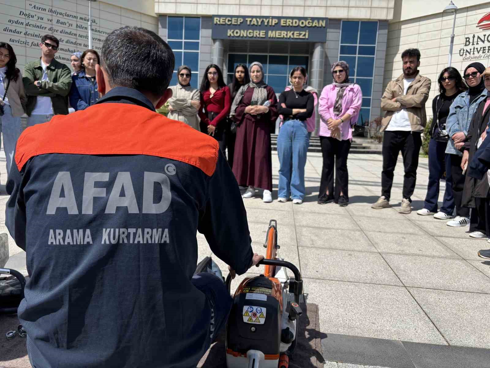 Öğrenciler AFAD gönüllülük eğitimi ile bilinçleniyor