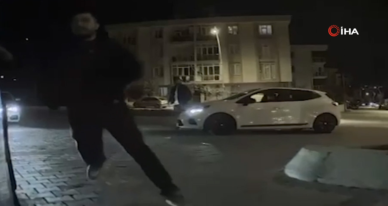 Büyükçekmece’de yol kenarında neden bekliyorsun diyerek saldırdılar