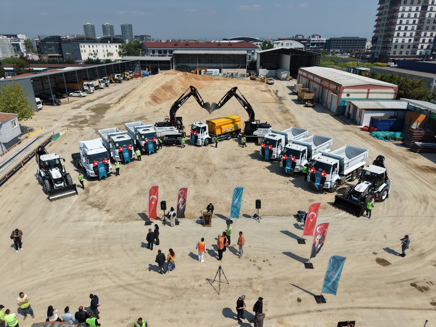 Nilüfer Belediyesi’nin yeni araçları yollarda