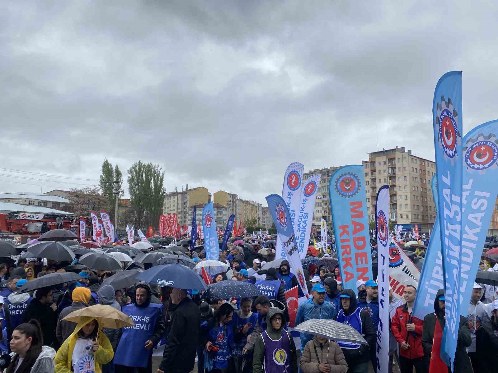 Eskişehir’de 1 Mayıs 2 bin kişi ile kutlandı