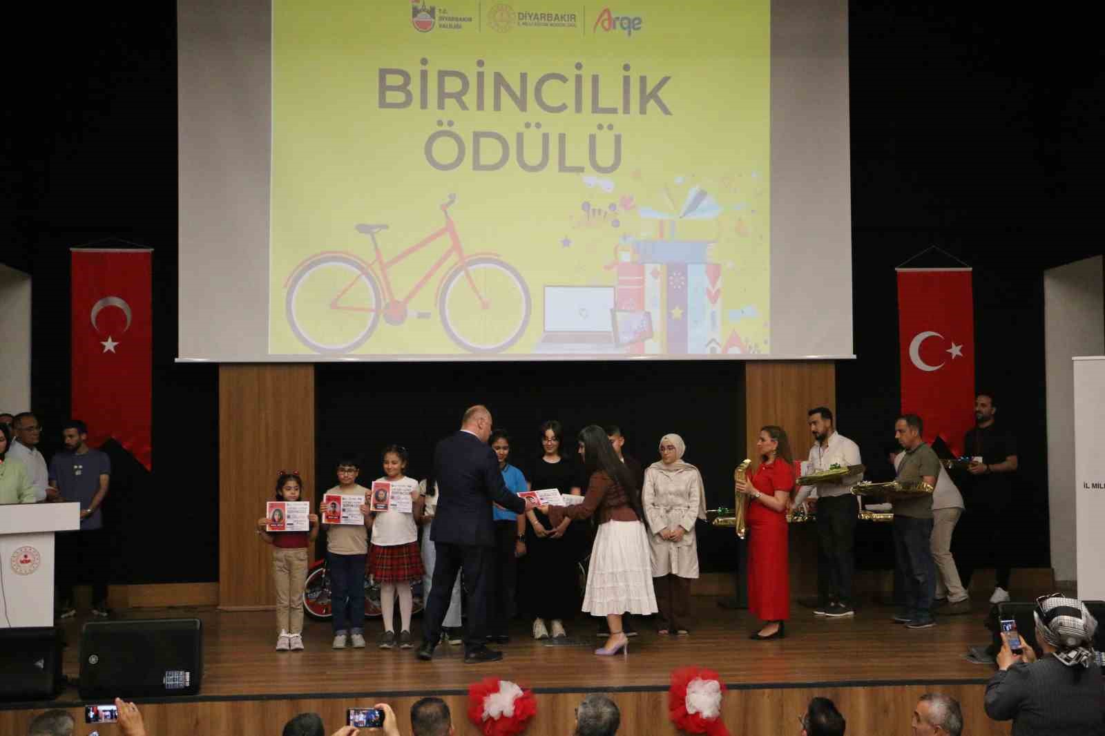 diyarbakirli-ogrenciler-odullerini-aldi