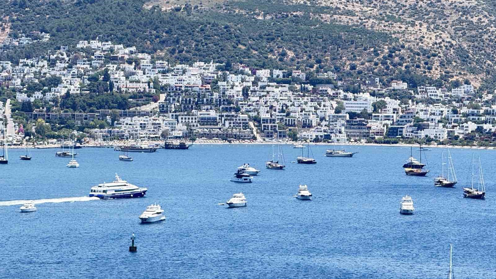 bodrum-turizmde-gucunu-korudu-ilk-6-ayda-416-bin-yabanci-turist-temmuz-da-nufus-800-bine-dayandi